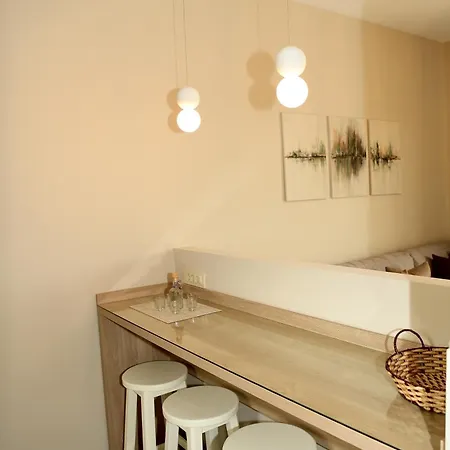 Abelia Abode Apartment *